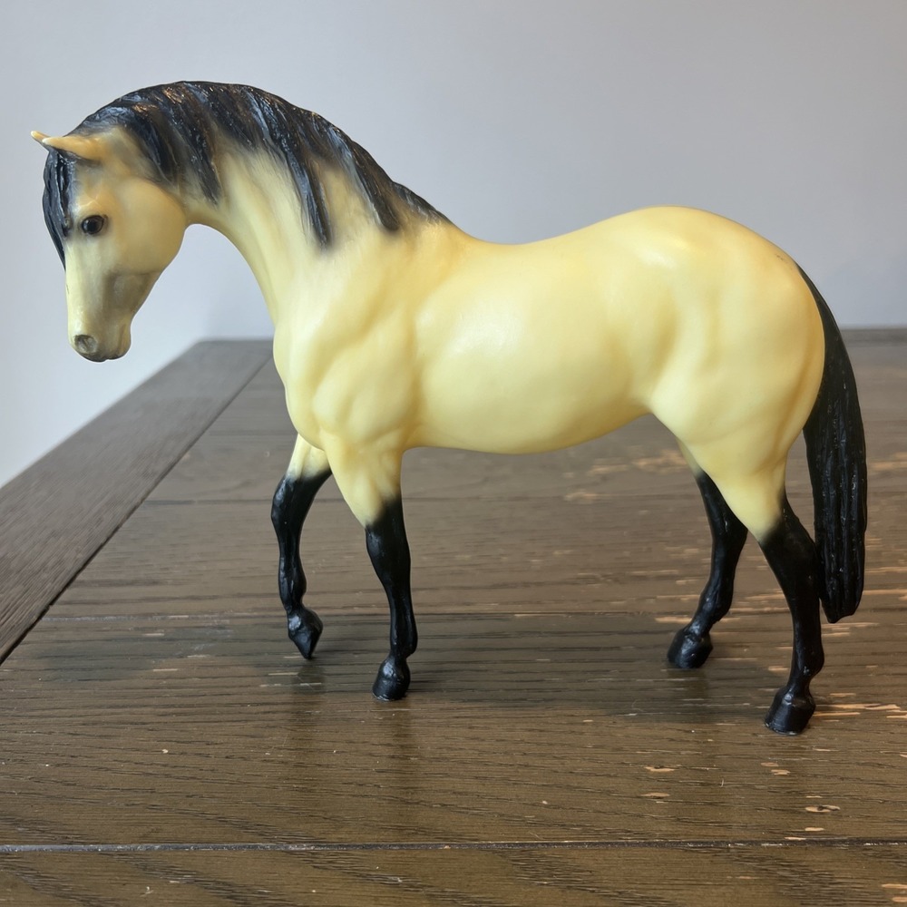 Breyer 1993 Limited Edition Foundation Stallion Fugir Cacador Lustiano Stallion